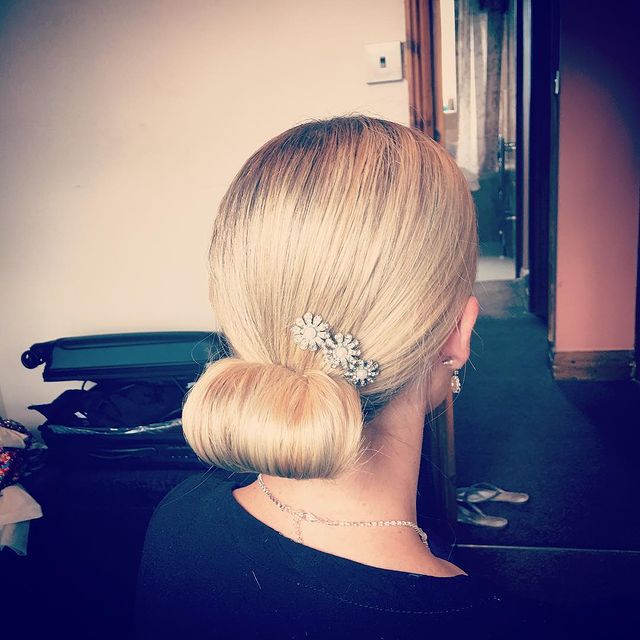 3.Unique Wedding Bun Hairstyle